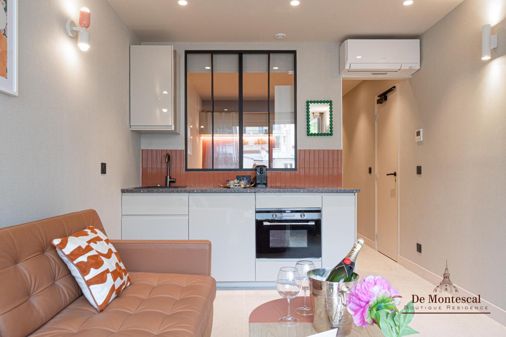De Montescal Montparnasse Ac Appartment In A Prime Location 22 -36M2 París Exterior foto