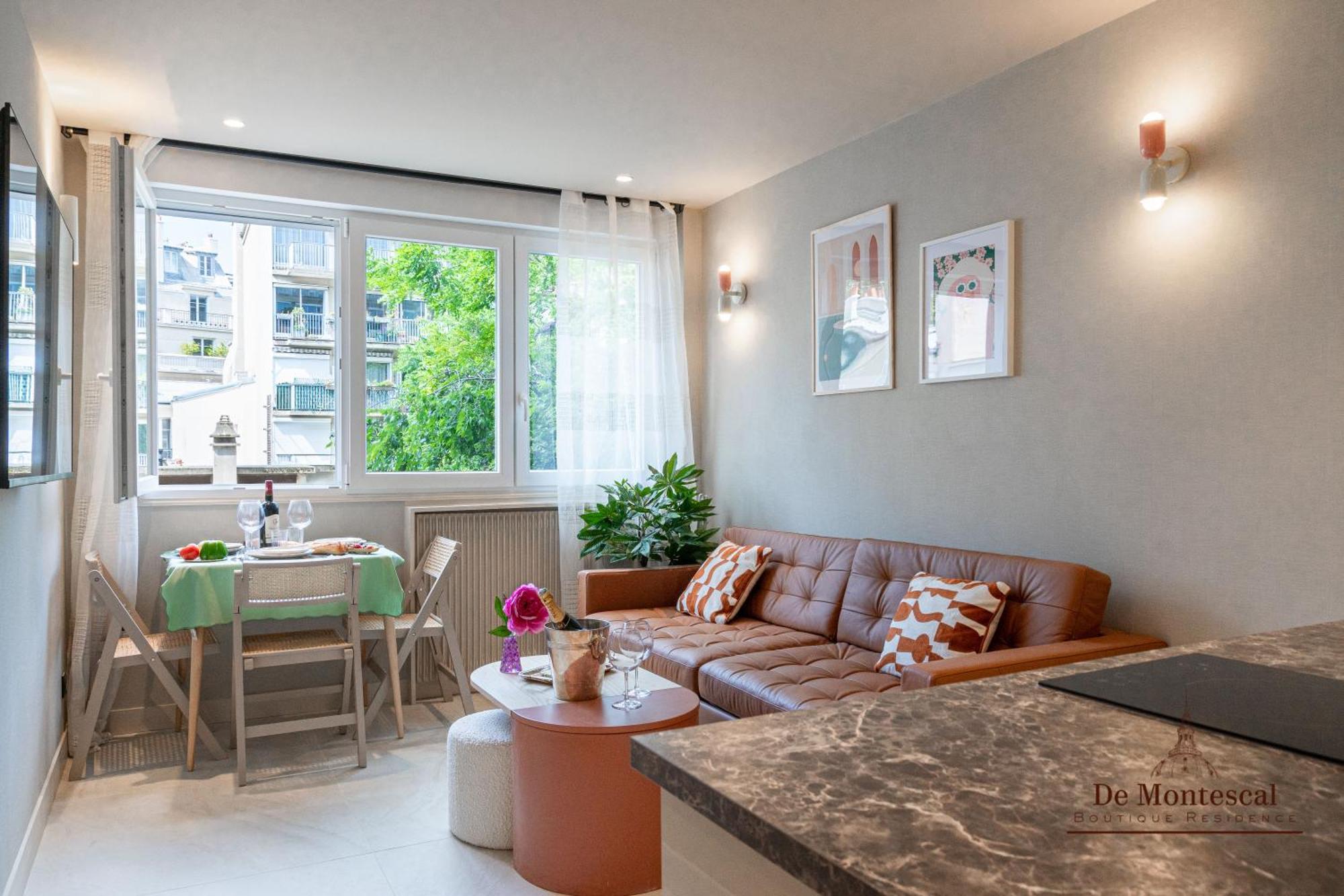De Montescal Montparnasse Ac Appartment In A Prime Location 22 -36M2 París Exterior foto