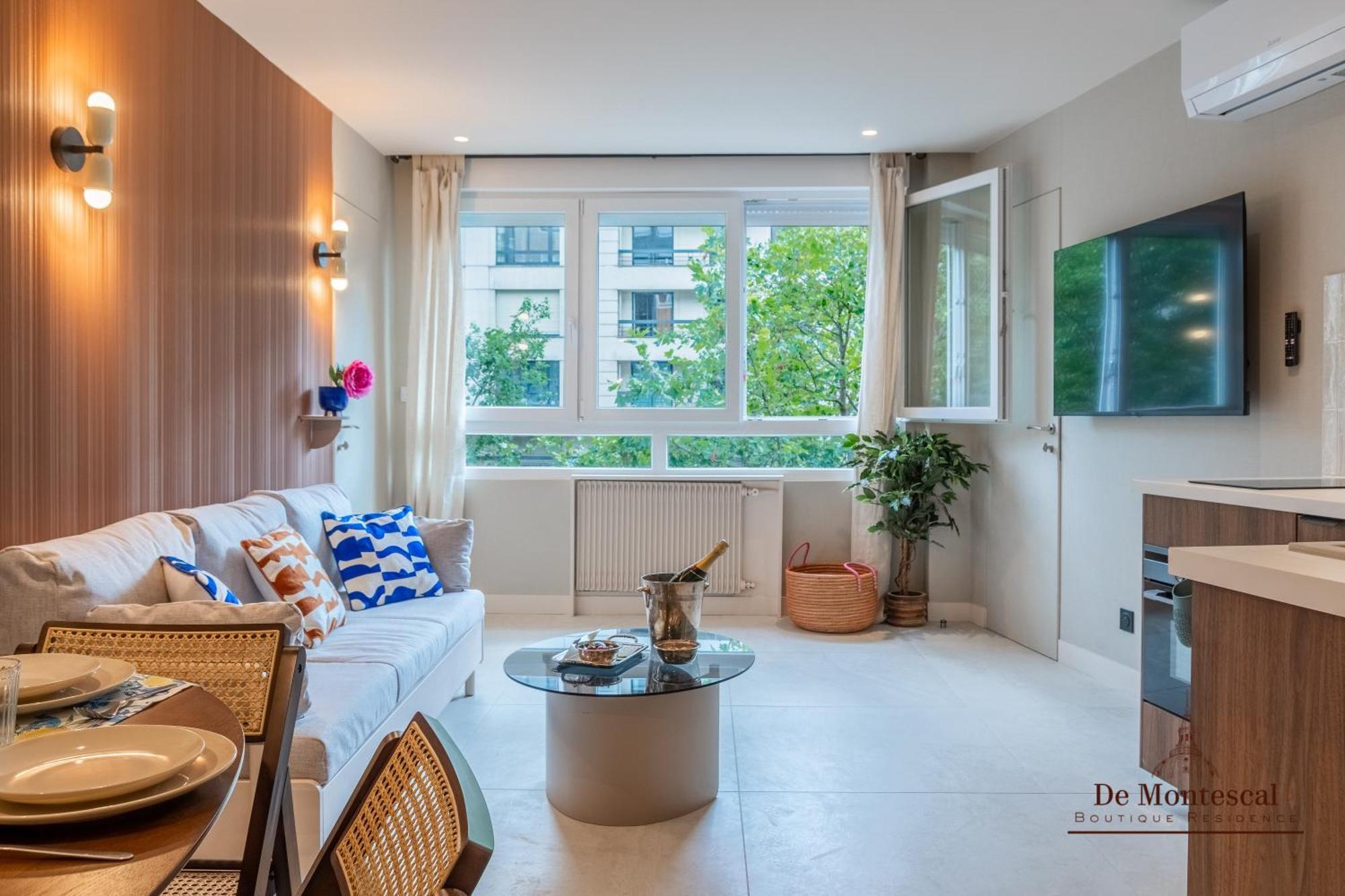 De Montescal Montparnasse Ac Appartment In A Prime Location 22 -36M2 París Exterior foto
