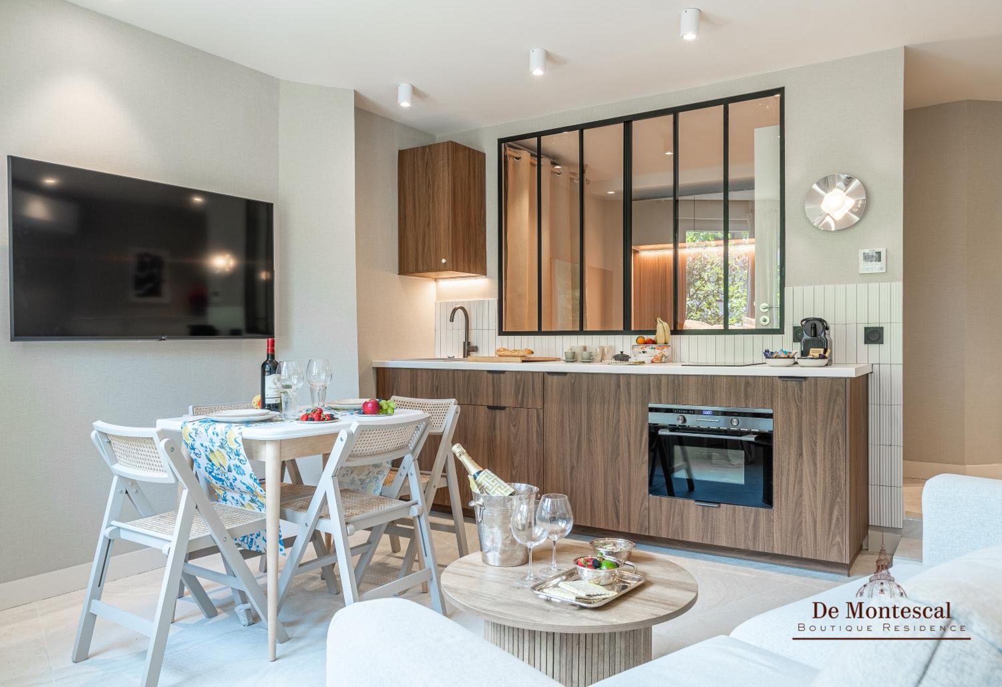 De Montescal Montparnasse Ac Appartment In A Prime Location 22 -36M2 París Exterior foto